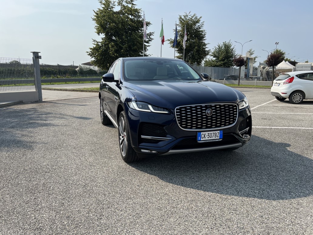 JAGUAR F-PACE